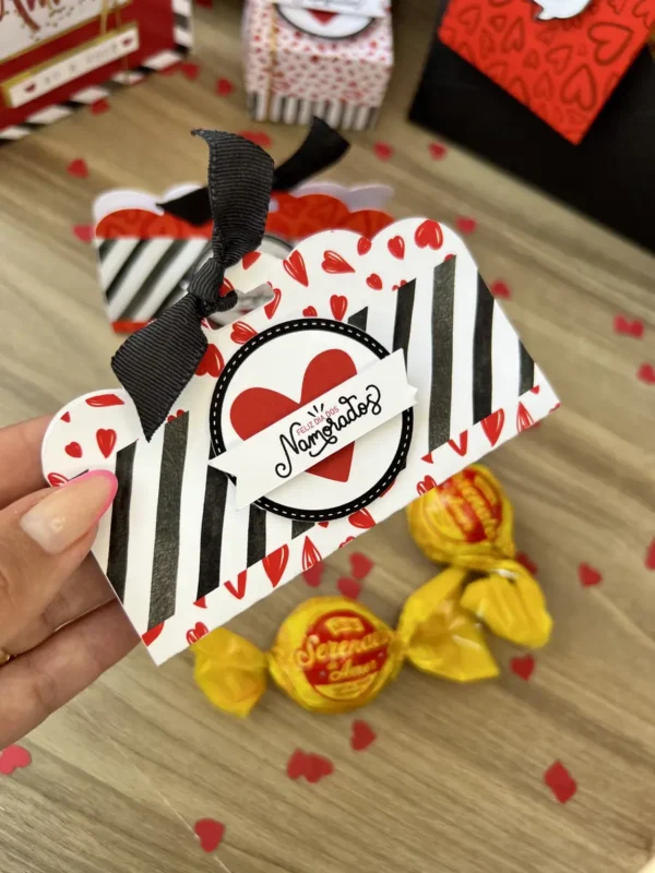 Recortes Românticos em Studio para Personalização - Imagem 3