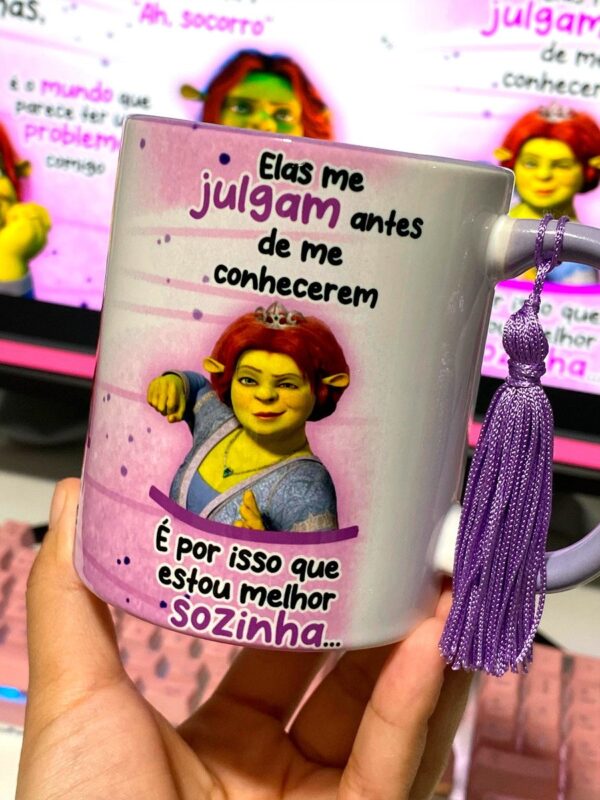Arte Caneca Não Sou Eu Que Tenho Problemas, Fiona - Imagem 5