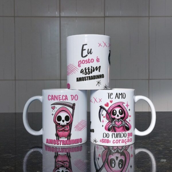 Arte Digital Caneca Amostradinho Frases - Imagem 2