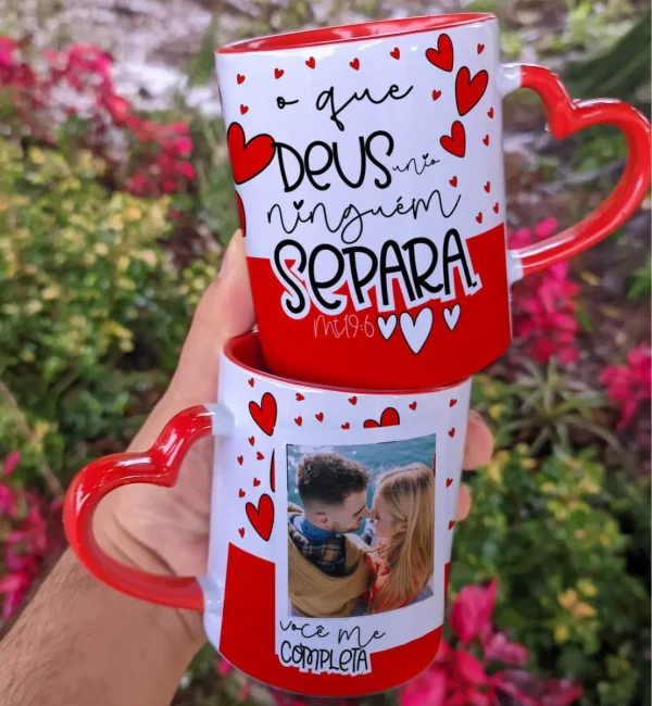 Transforme Canecas em Presentes de Amor com Artes Editáveis